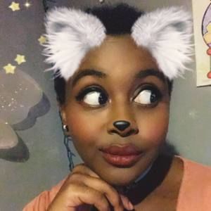 Meet your Posher, Michaela